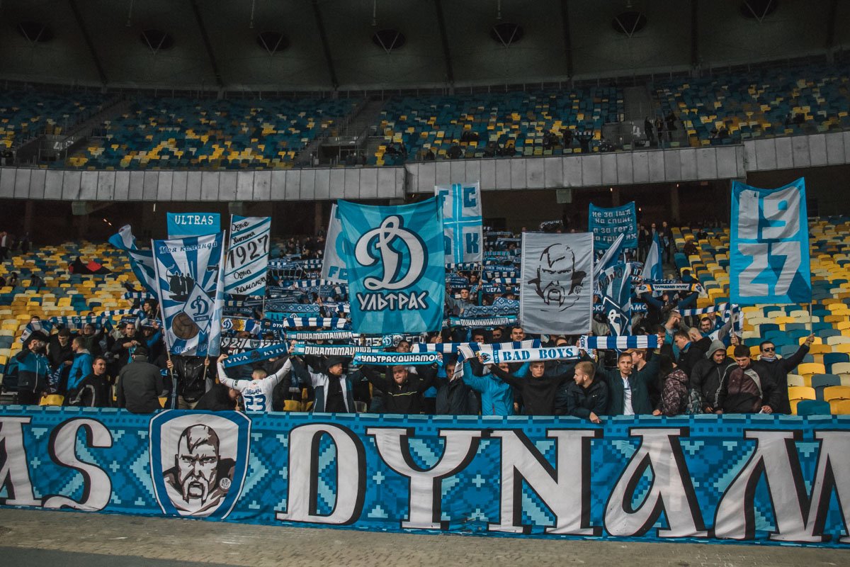 Ультрас всегда с командой, несмотря на неудачи и холодное время года Ультрас всегда с командой, несмотря на неудачи и холодное время года