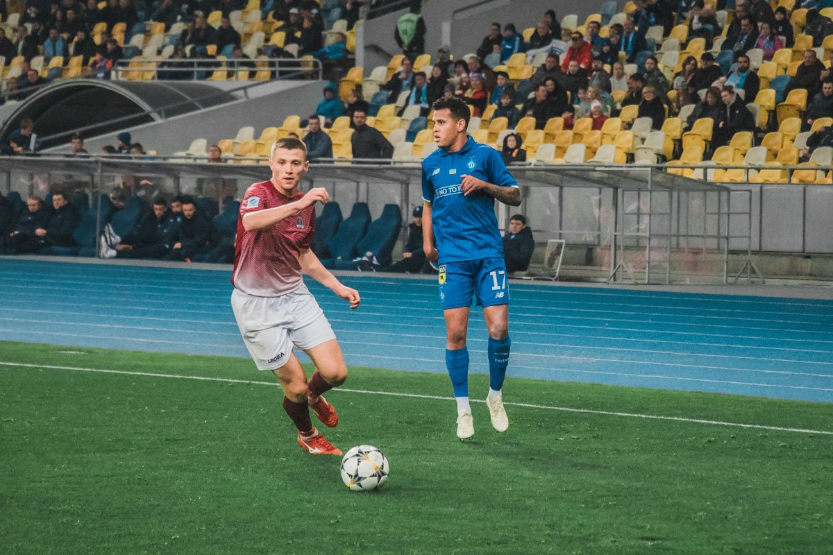 Техничному Сидклею было сложно что-то противопоставить плотной обороне соперника Техничному Сидклею было сложно что-то противопоставить плотной обороне соперника