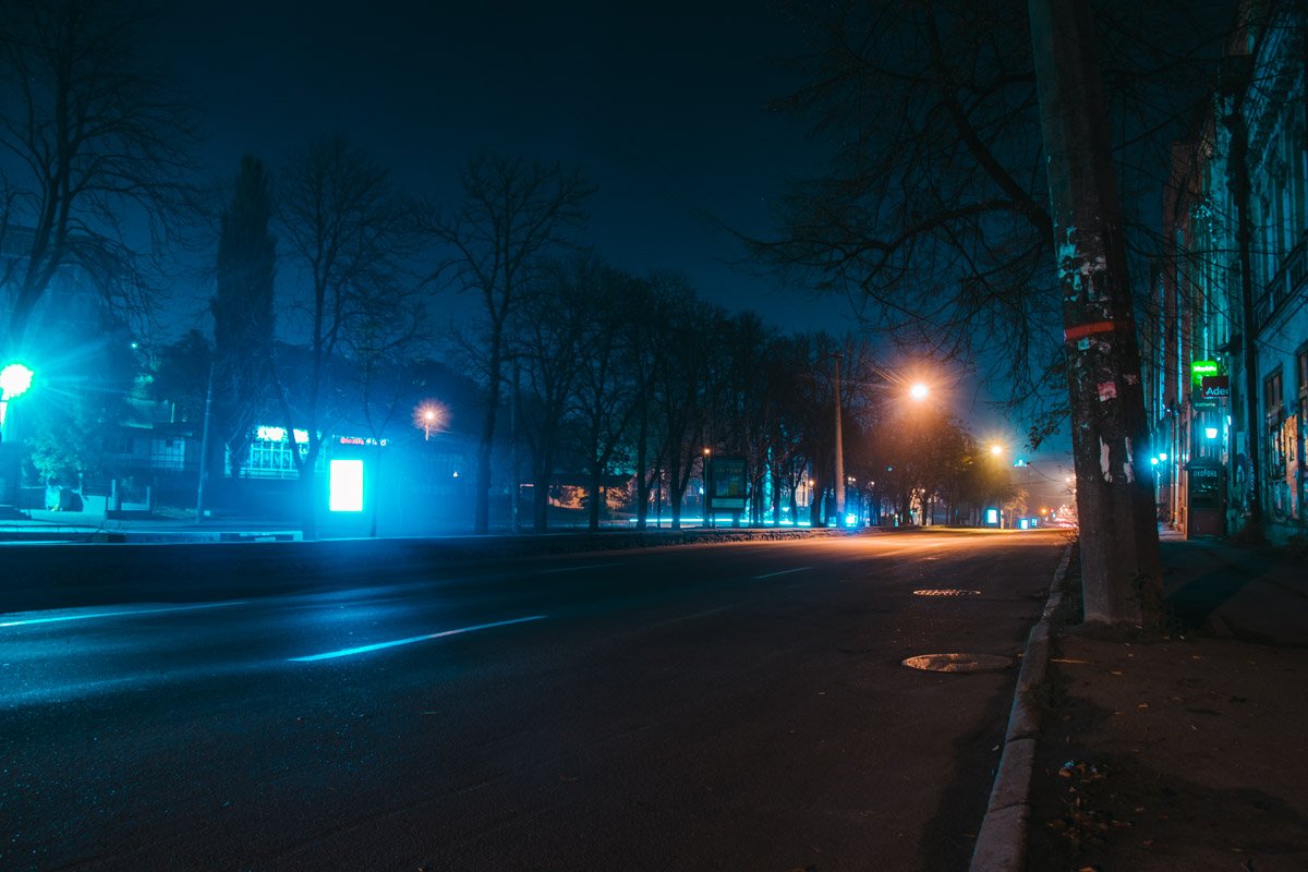 Дороги пустуют, а ведь скоро их заполонят пробки Дороги пустуют, а ведь скоро их заполонят пробки