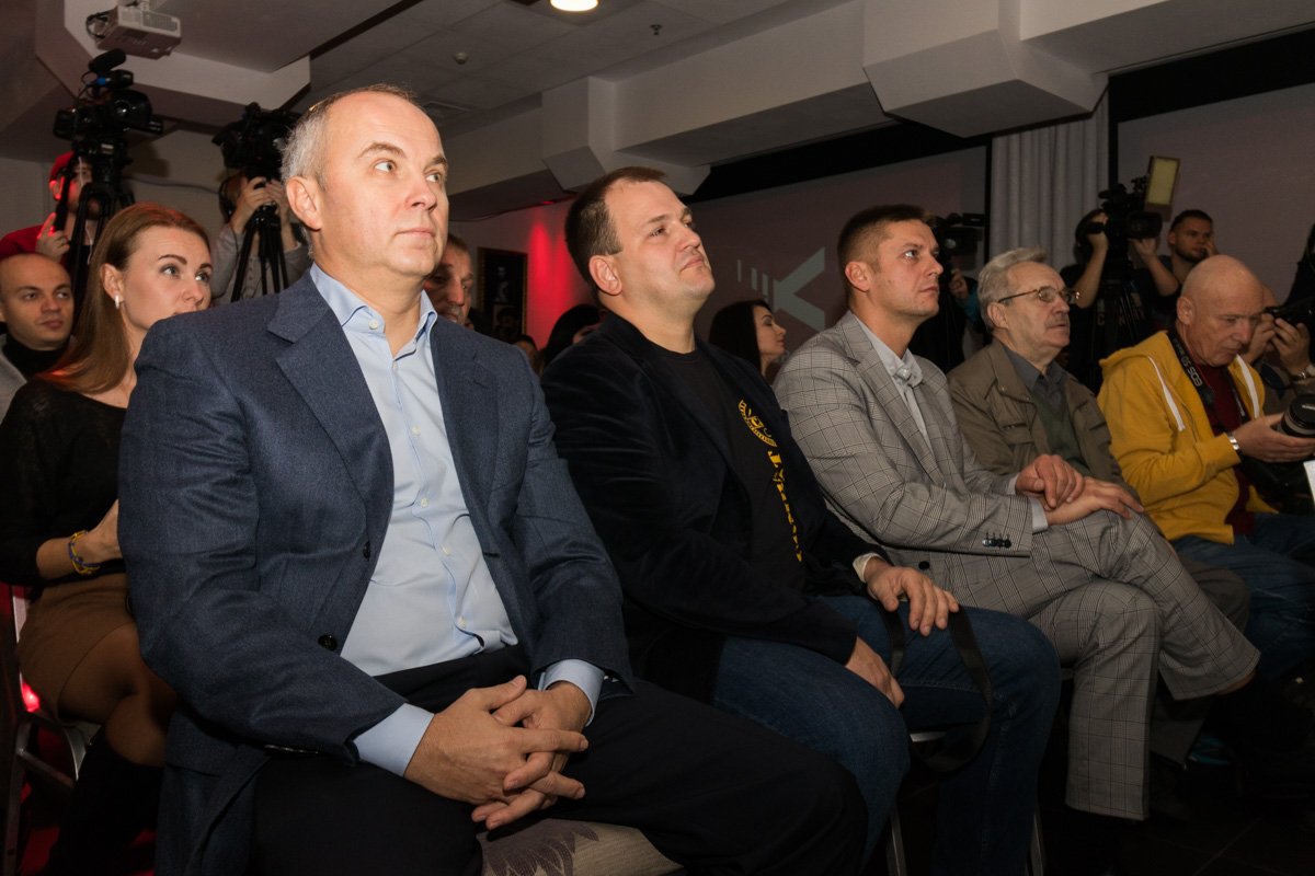 Также среди гостей был экс-президент "Говерлы" и политик Нестор Шуфрич Также среди гостей был экс-президент "Говерлы" и политик Нестор Шуфрич