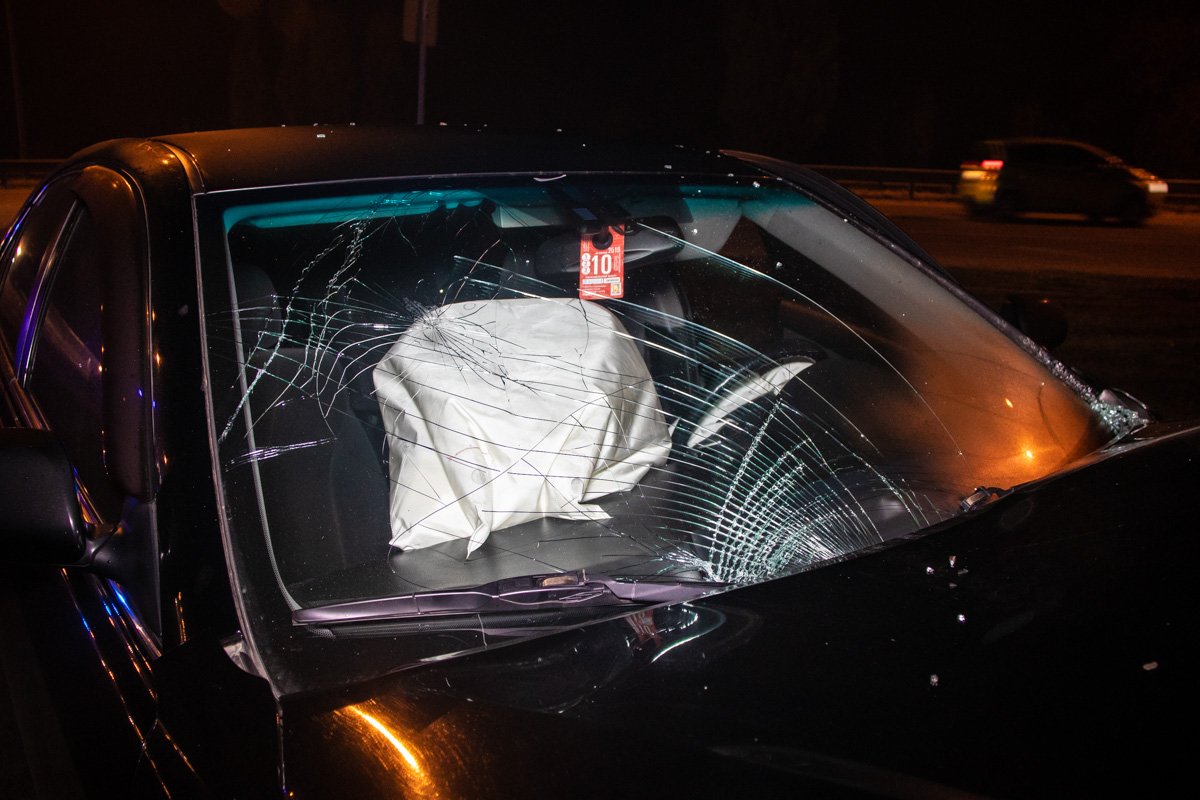 Драйвера госпитализировали в больницу с незначительными травмами