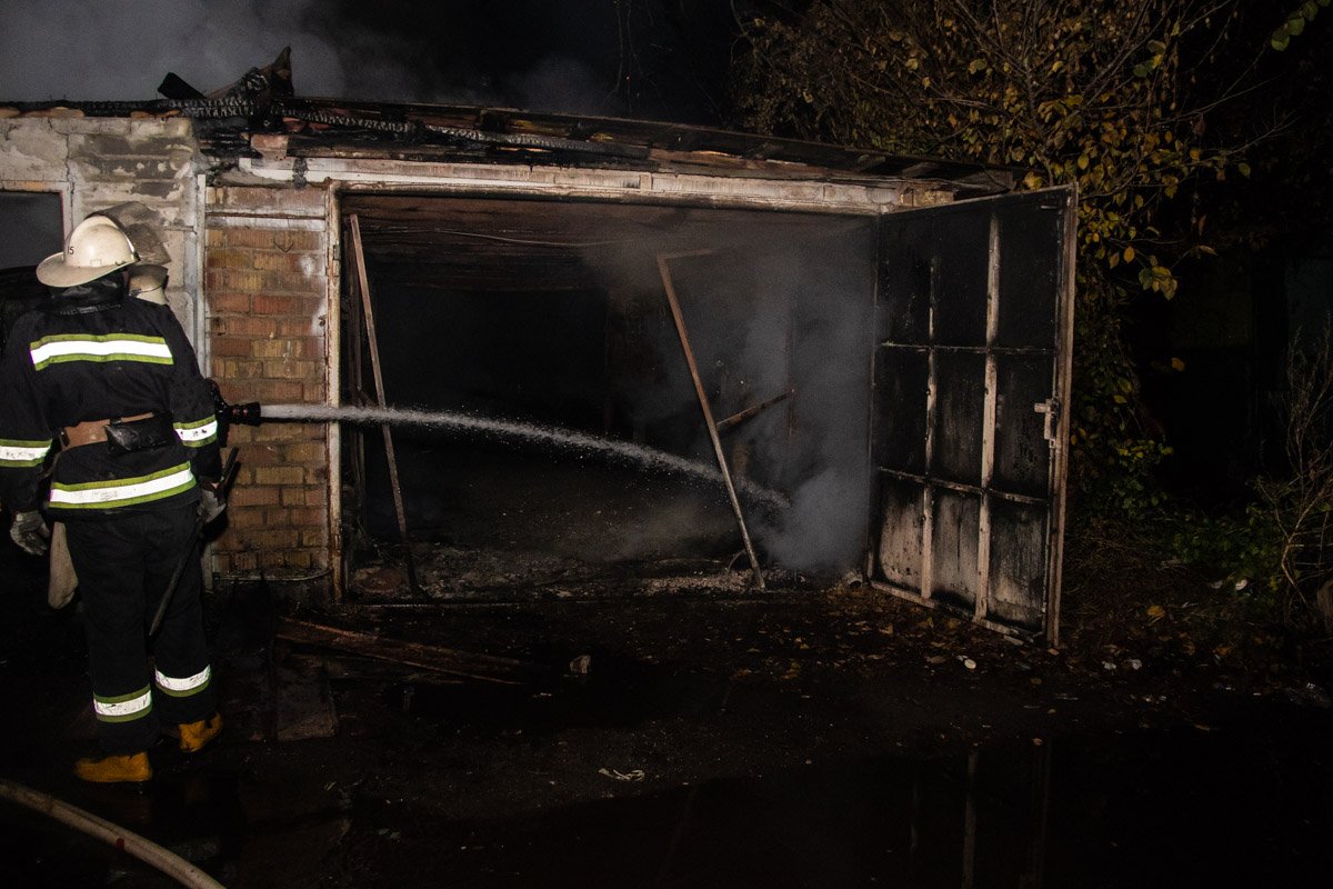 Причины возгорания и размер материальных убытков выяснит следствие Причины возгорания и размер материальных убытков выяснит следствие