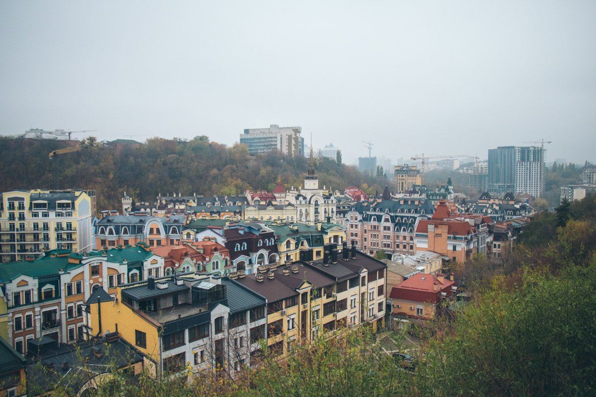 Современная архитектура отлично вписывается в цветовую гамму осени Современная архитектура отлично вписывается в цветовую гамму осени