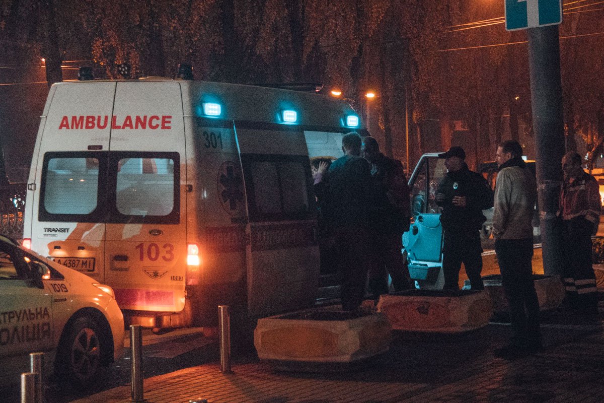 На месте происшествия работали сотрудники патрульной полиции, медики