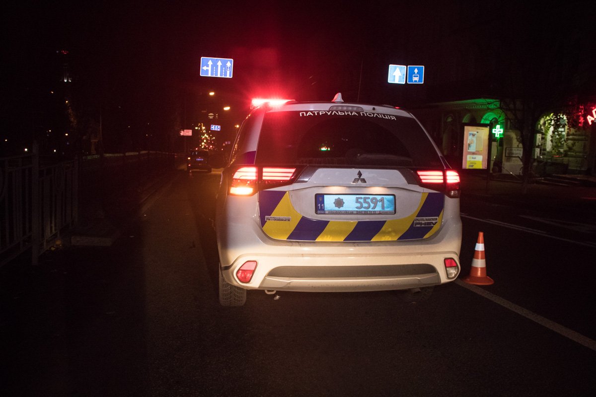 Перед ДТП пострадавший и двое неизвестных убегали после ограбления прохожего