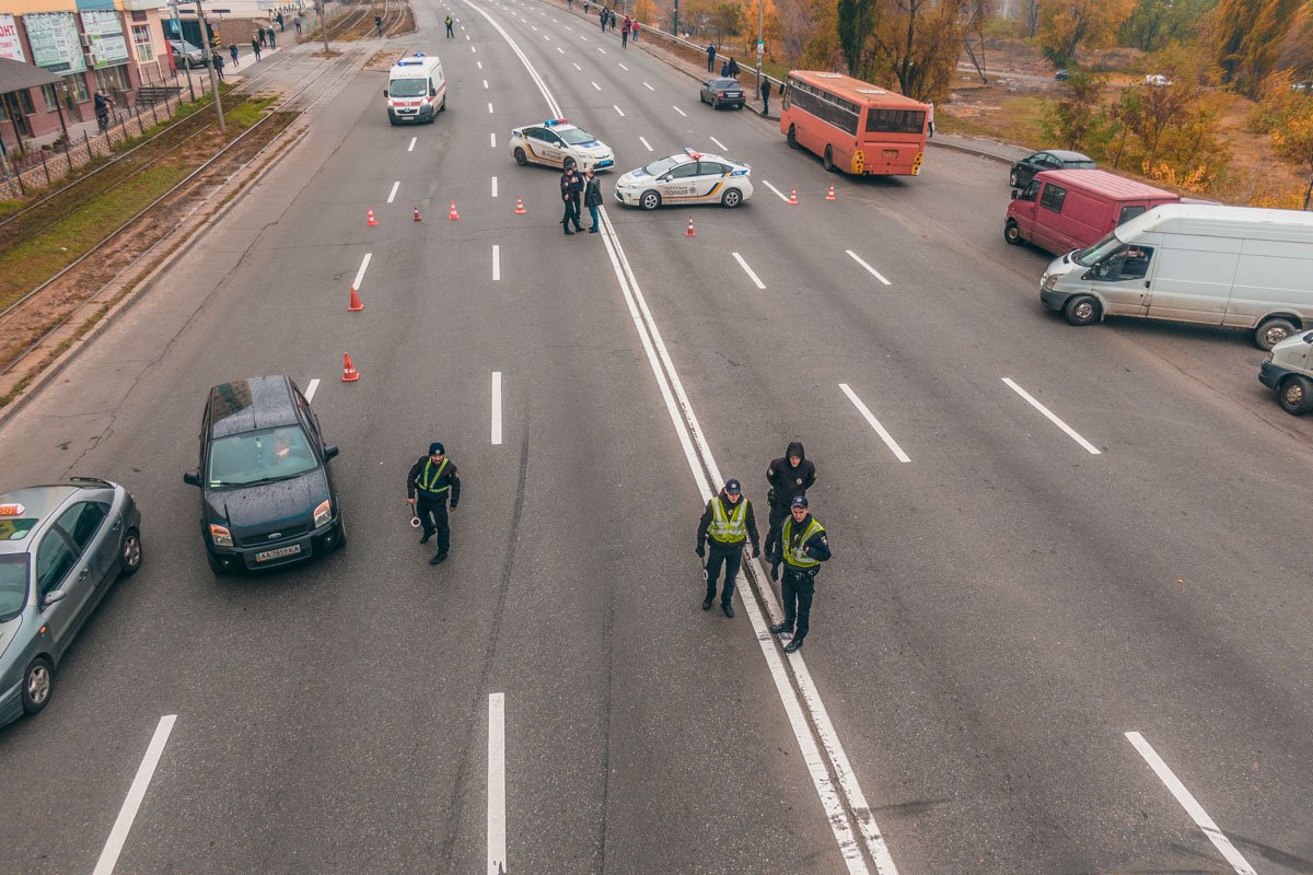 Стихийный митинг начался еще во вторник, 30 октября, коло 20:00