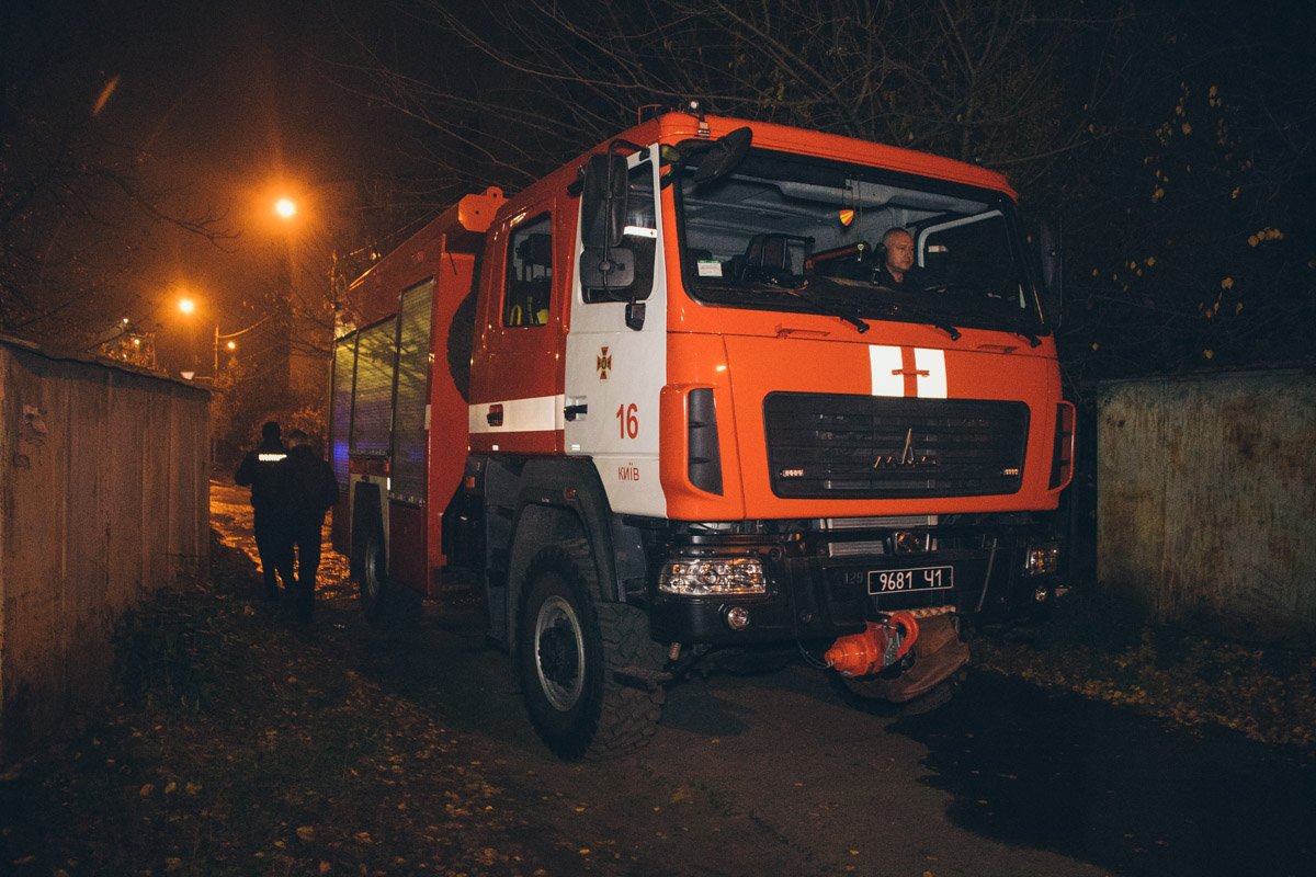 В ночь на 1 ноября в Киеве по адресу улица Алма-Атинская, 27 произошел пожар