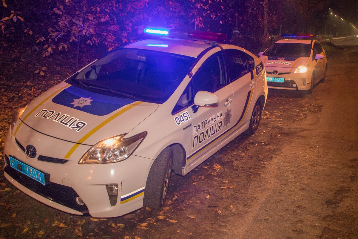 На месте работали пожарные, полиция и медики