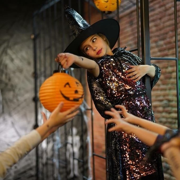 Не шутите с милыми ведьмочками, они с легкостью могут вас заколдовать. Фото: daniela_alexandrovna Не шутите с милыми ведьмочками, они с легкостью могут вас заколдовать. Фото: daniela_alexandrovna