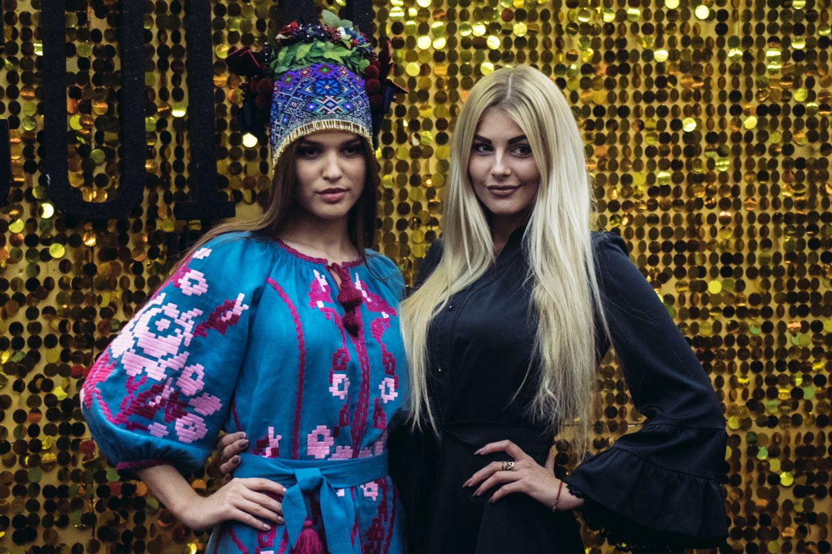 Леонила представила национальный наряд для конкурса