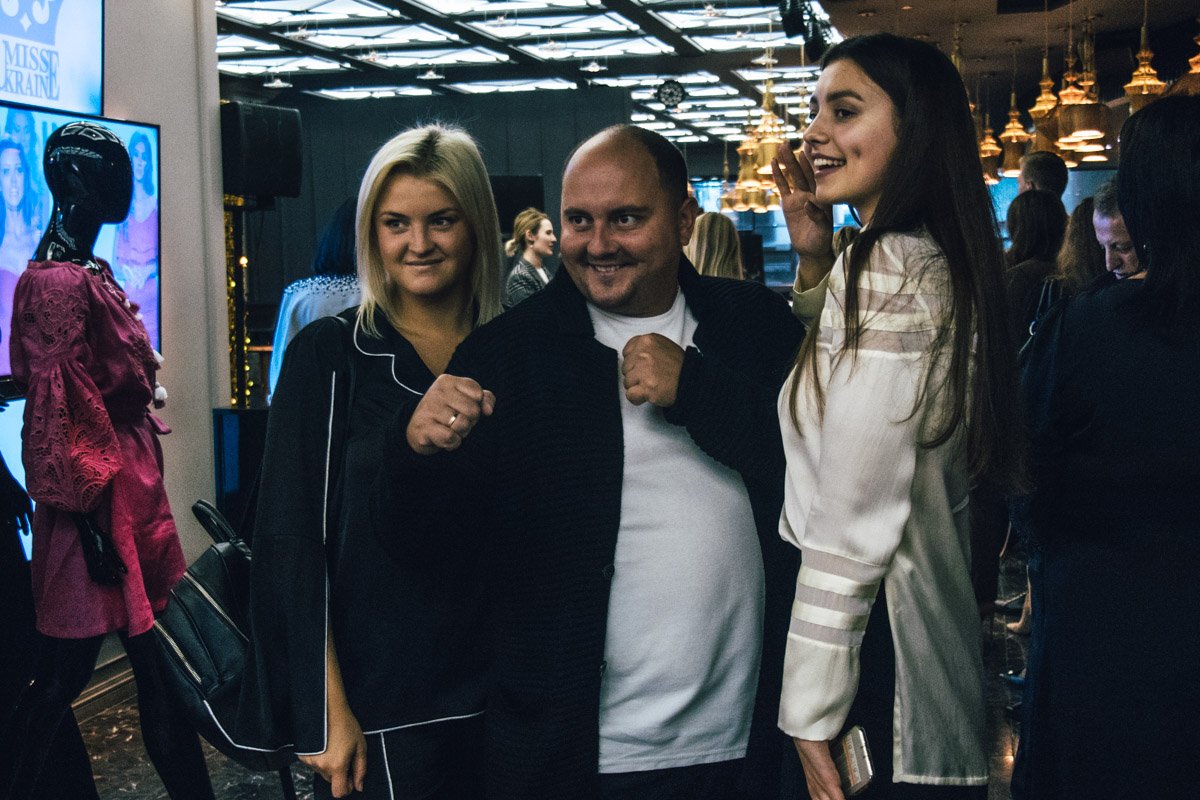 Юрий Ткач всегда приходит на события со своей любимой супругой