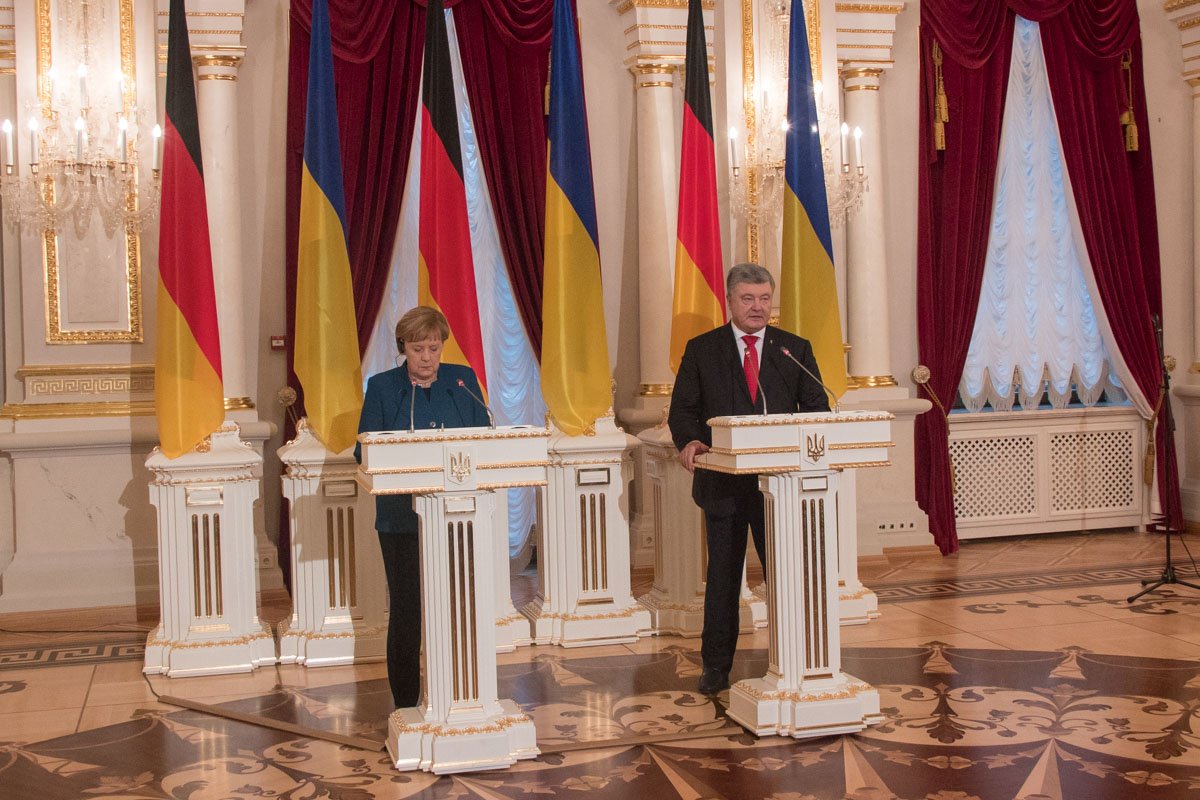 По окончании встречи президент и канцлер ответили на вопросы СМИ По окончании встречи президент и канцлер ответили на вопросы СМИ