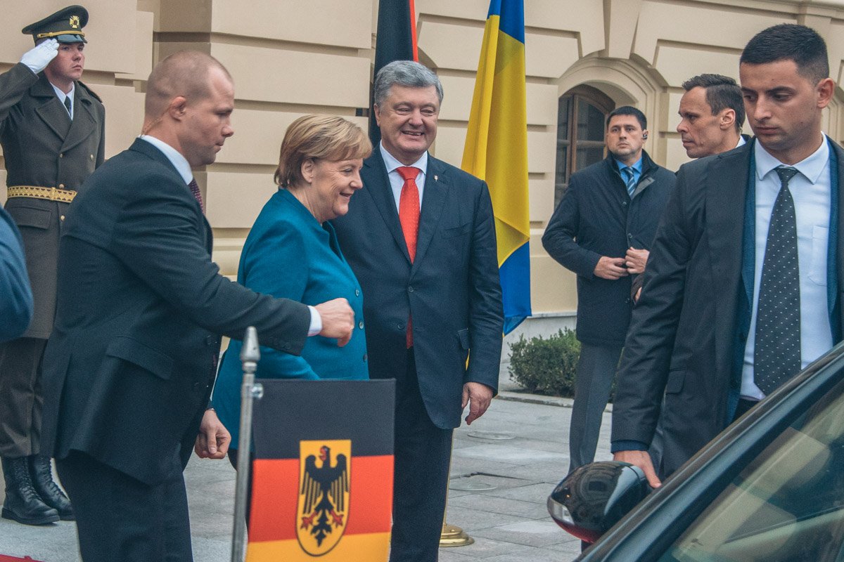 Также Федеральный канцлер Германии отметила, что рассматривает проект "Северный поток-2" не так критично, как Киев Также Федеральный канцлер Германии отметила, что рассматривает проект "Северный поток-2" не так критично, как Киев