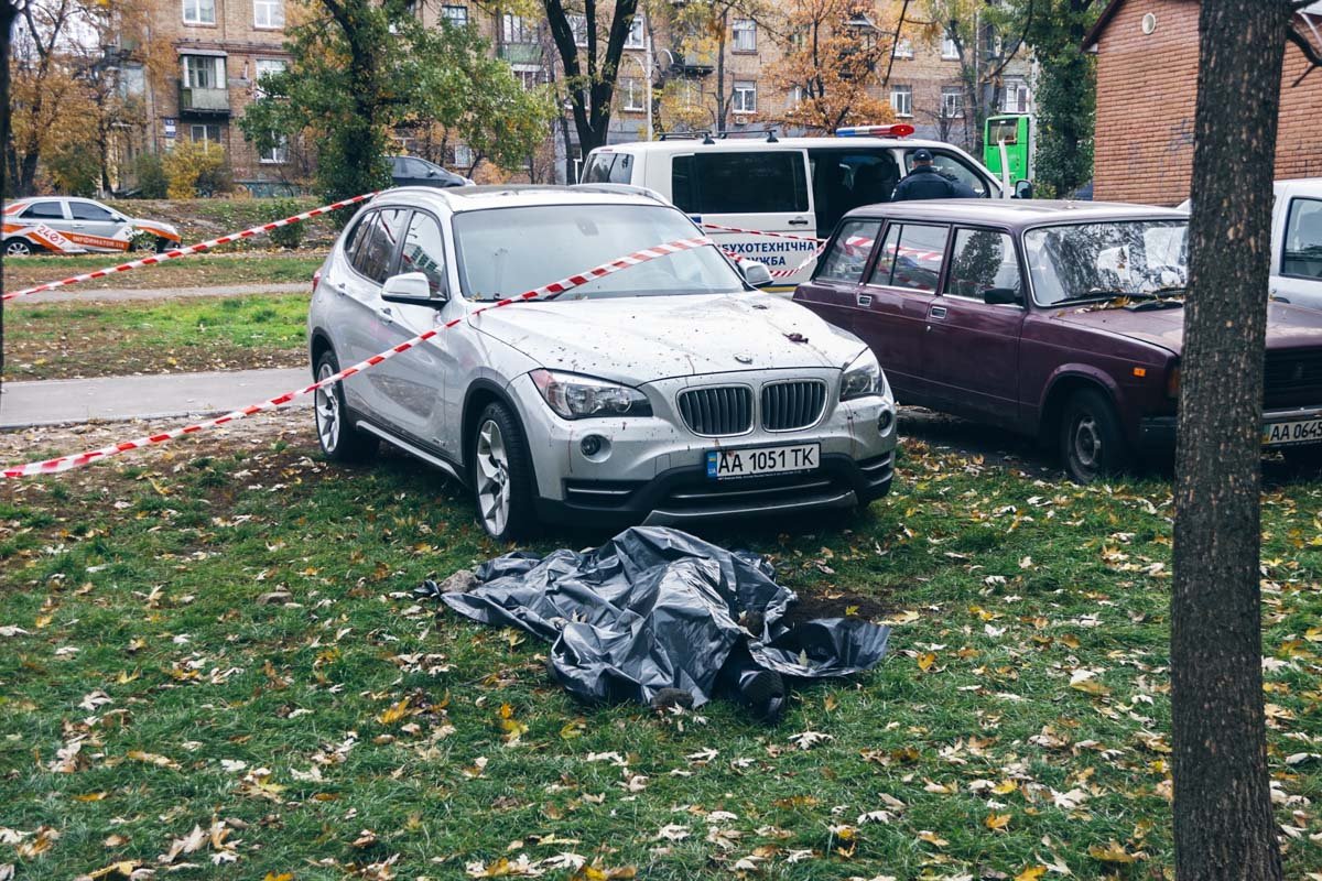 Какой именно снаряд взорвался, выясняет взрывотехническая служба