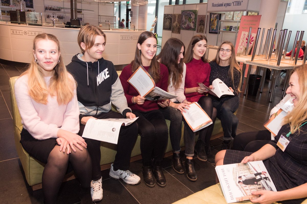 В рамках фестиваля гостей ждут презентации книг, встречи с авторами, а также мастер-классы и совместные чтения В рамках фестиваля гостей ждут презентации книг, встречи с авторами, а также мастер-классы и совместные чтения