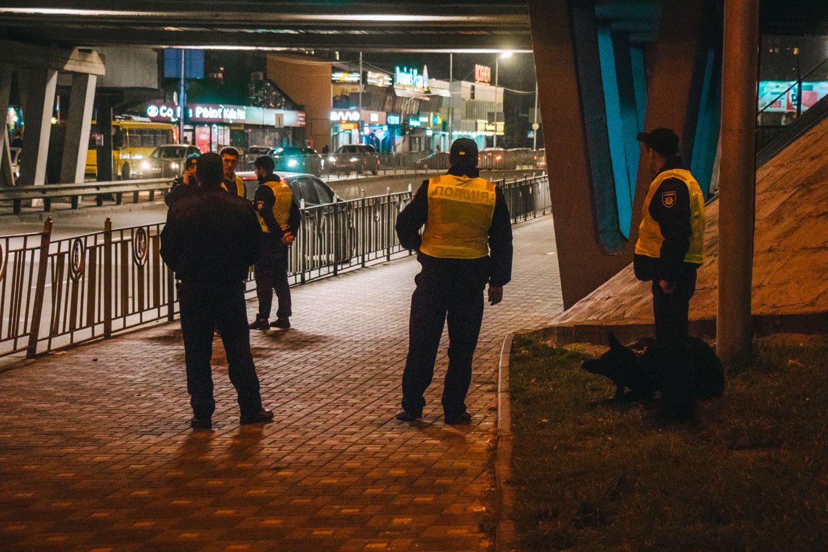  Из-за брошенного под мостом автомобиля, полицейские перекрыли движение на четыре часа