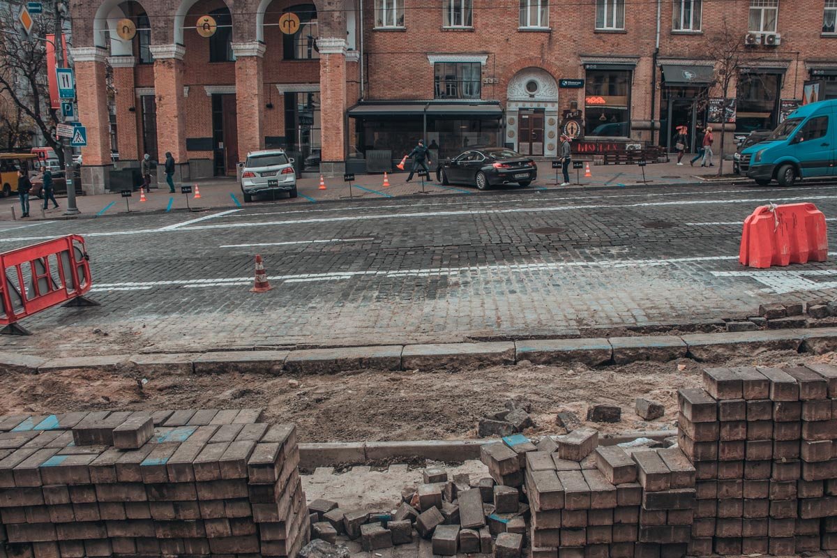 Подобные карманы будут строить только там, где это позволяет ширина тротуара Подобные карманы будут строить только там, где это позволяет ширина тротуара