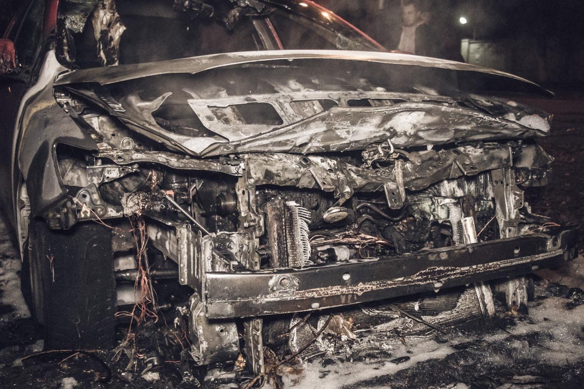 Происшествие произошло на улице Туполева, горела Toyota Corolla