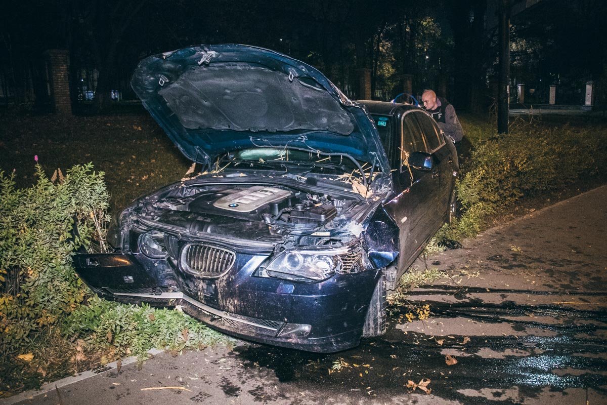 На месте работал экипаж патрульной полиции На месте работал экипаж патрульной полиции