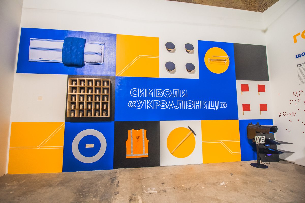 Главное, не упасть с такой "вертикальной" полки