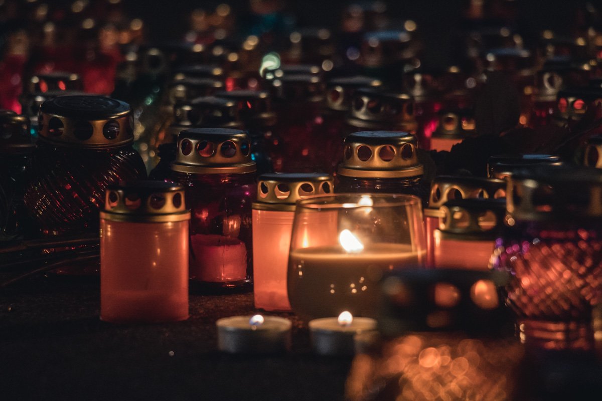 Подобные акции проходят под зданиями управлений полиции по всей стране Подобные акции проходят под зданиями управлений полиции по всей стране