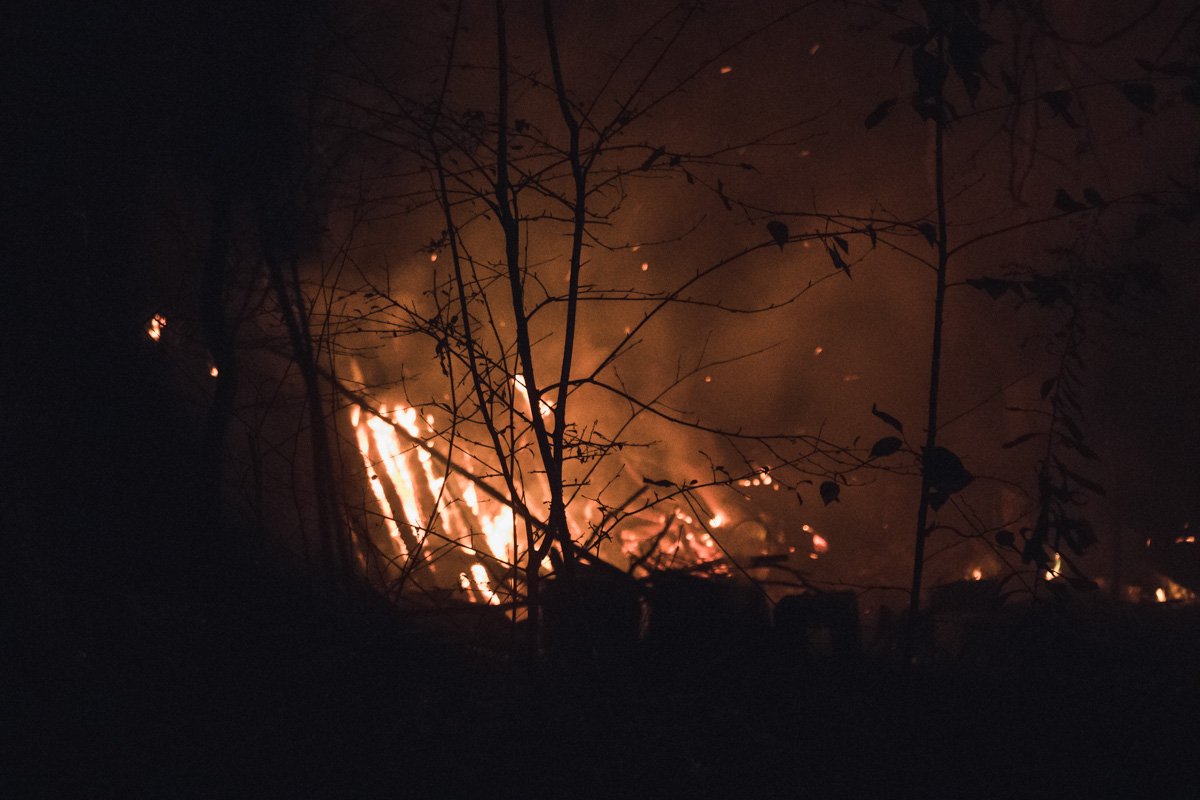 В ночь на 5 ноября на пересечении улиц Заболотного и Глушкова произошел пожар