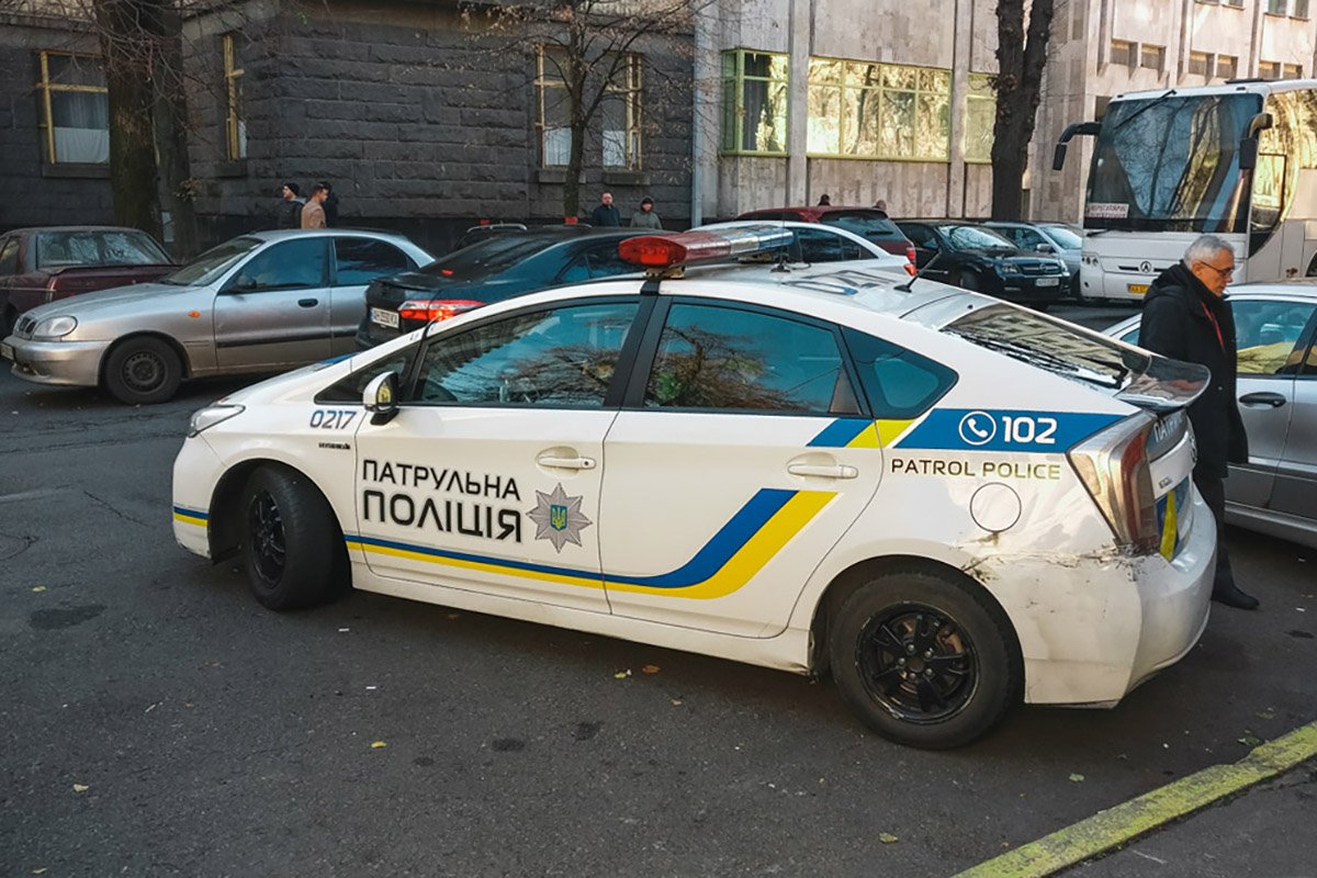 В среду, 7 ноября, владельцы авто на «евробляхах» заблокировали проезд в правительственном квартале