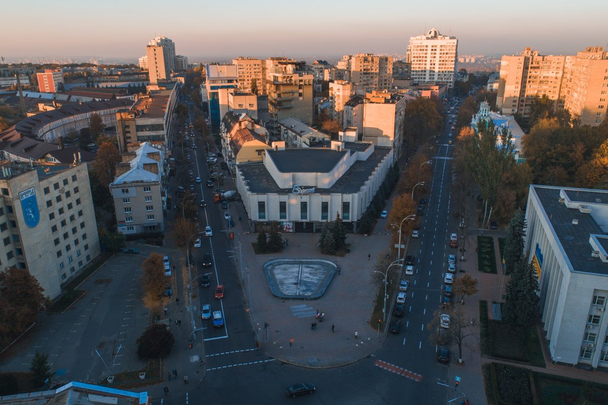 Кинотеатр находится на улице Московская 31/33 Кинотеатр находится на улице Московская 31/33