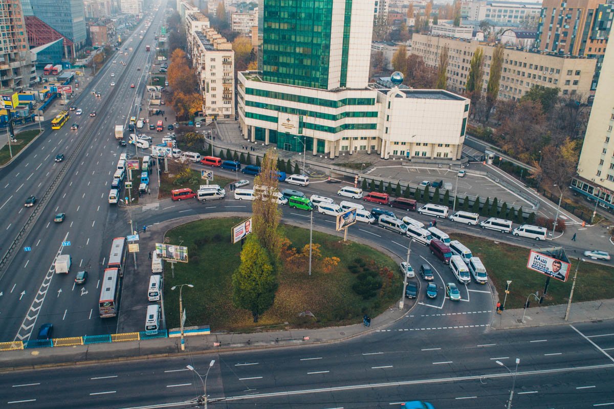Что происходит в центре около 8:00