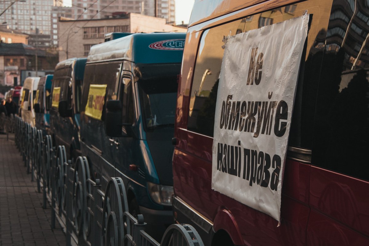 Перевозчики требуют закон о снижении стоимости на растаможку автомобилей