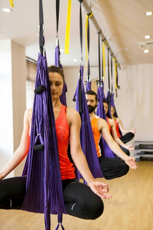 Также fly yoga помогает держать свое тело в тонусе и налаживает внутреннее состояние Также fly yoga помогает держать свое тело в тонусе и налаживает внутреннее состояние