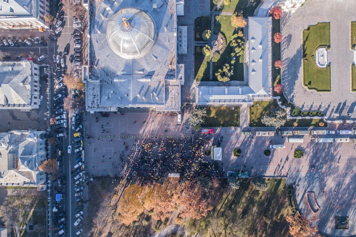 Владельцы авто на еврономерах требуют снизить акциз на растаможивание автомобилей