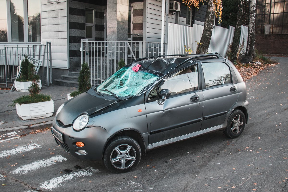 На проспекте Лобановского произошла авария с участием автомобиля Chery QQ На проспекте Лобановского произошла авария с участием автомобиля Chery QQ