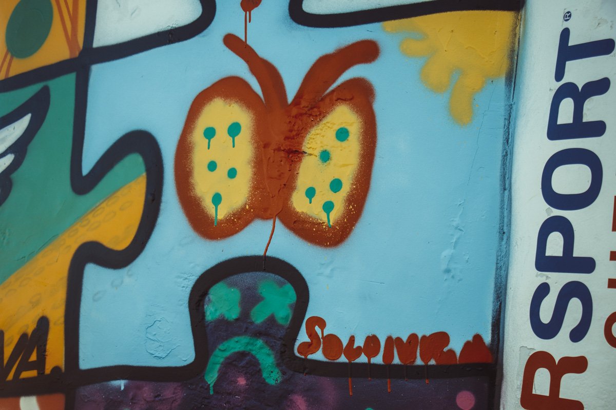 Вот такую "картину" оставил Слава Соломка на кроссовке