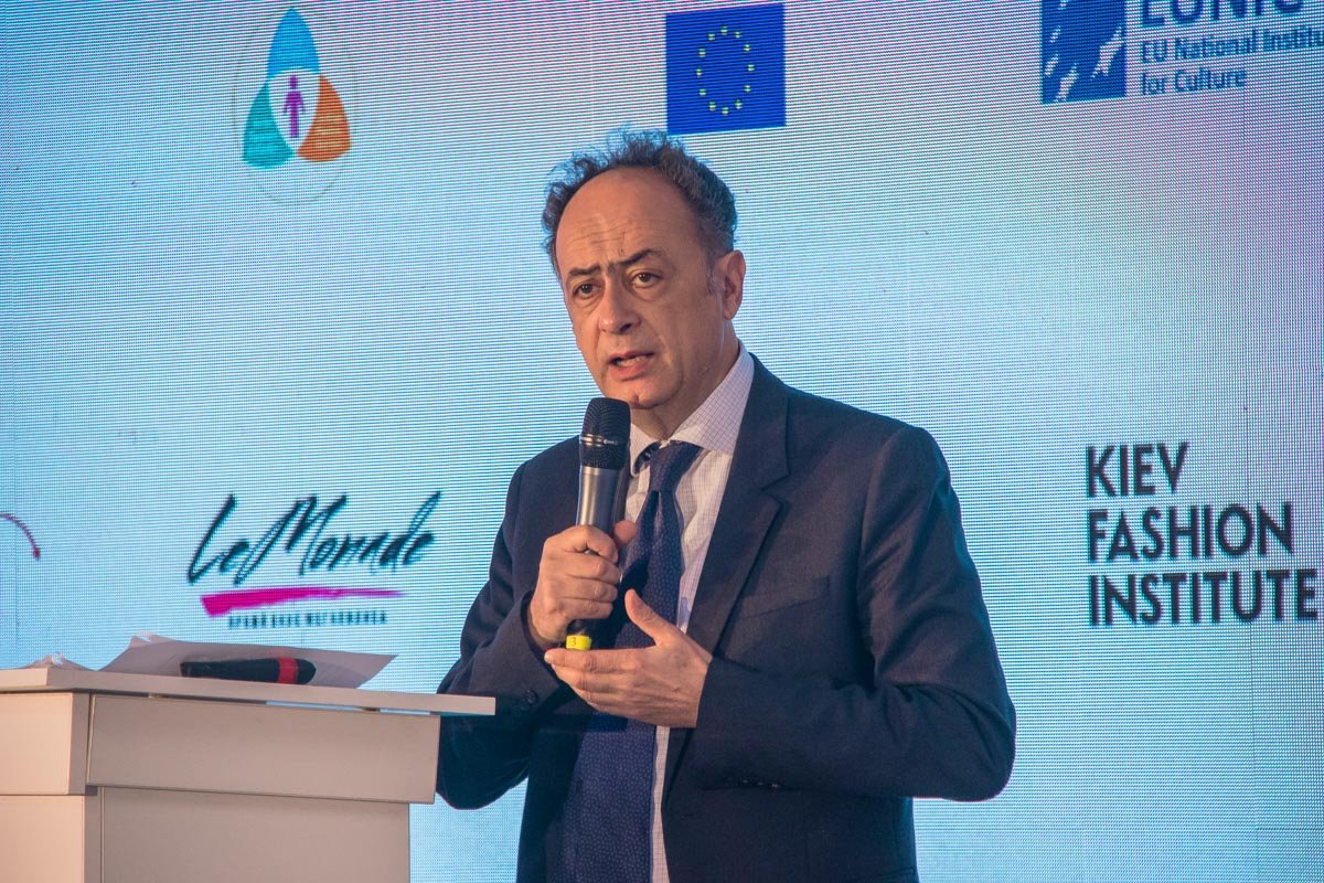 Форум посетил глава Представительства ЕС в Украине Хюґ Мингарелли