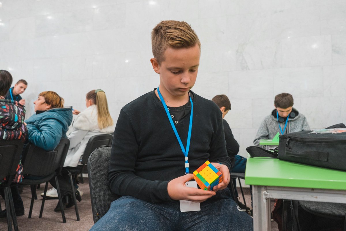 Лидер всегда в тени Лидер всегда в тени