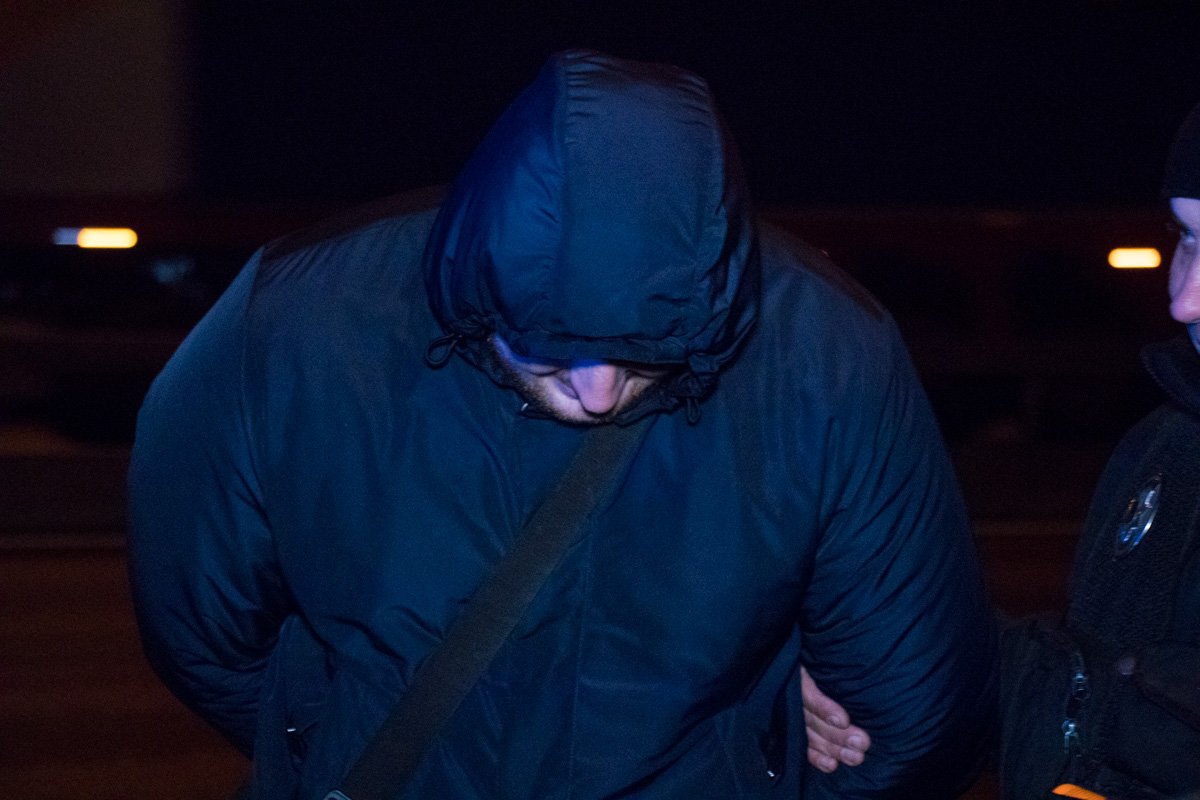 Водитель Range Rover вел себя неадекватно и вызвал группу поддержки