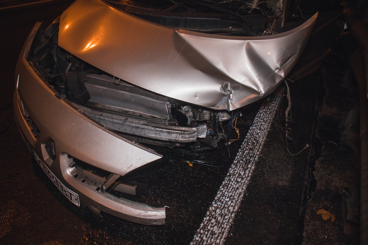 У машины на ходу оторвалось колесо У машины на ходу оторвалось колесо