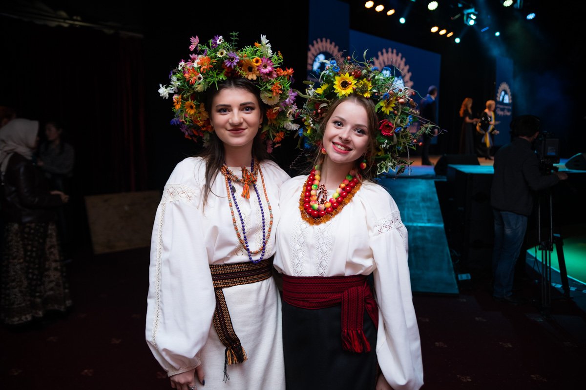 Участники представляли на сцене традиции разных стран