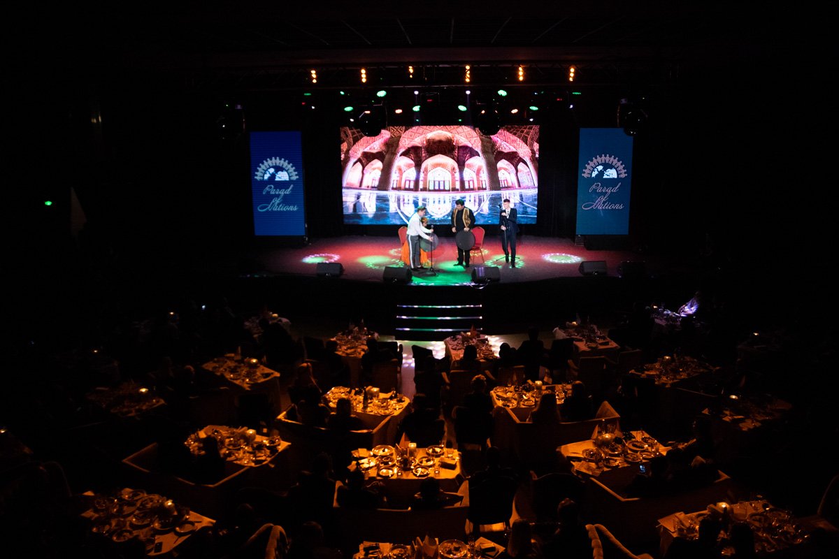 Все страны представили свои народные танцы