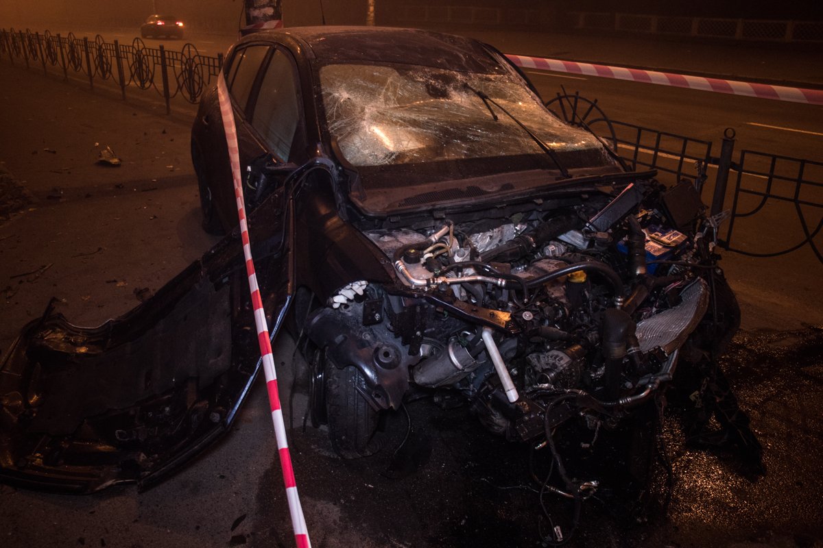 На месте события работали 2 отряда полиции и скорая