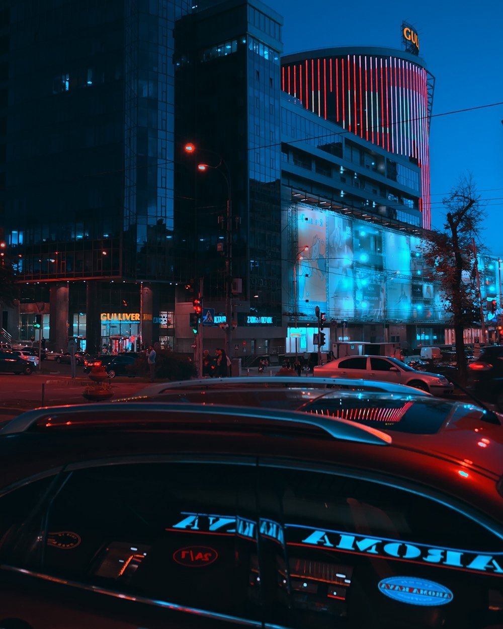 Сумерки в большом городе. Фото:@valeriy_petrikovets