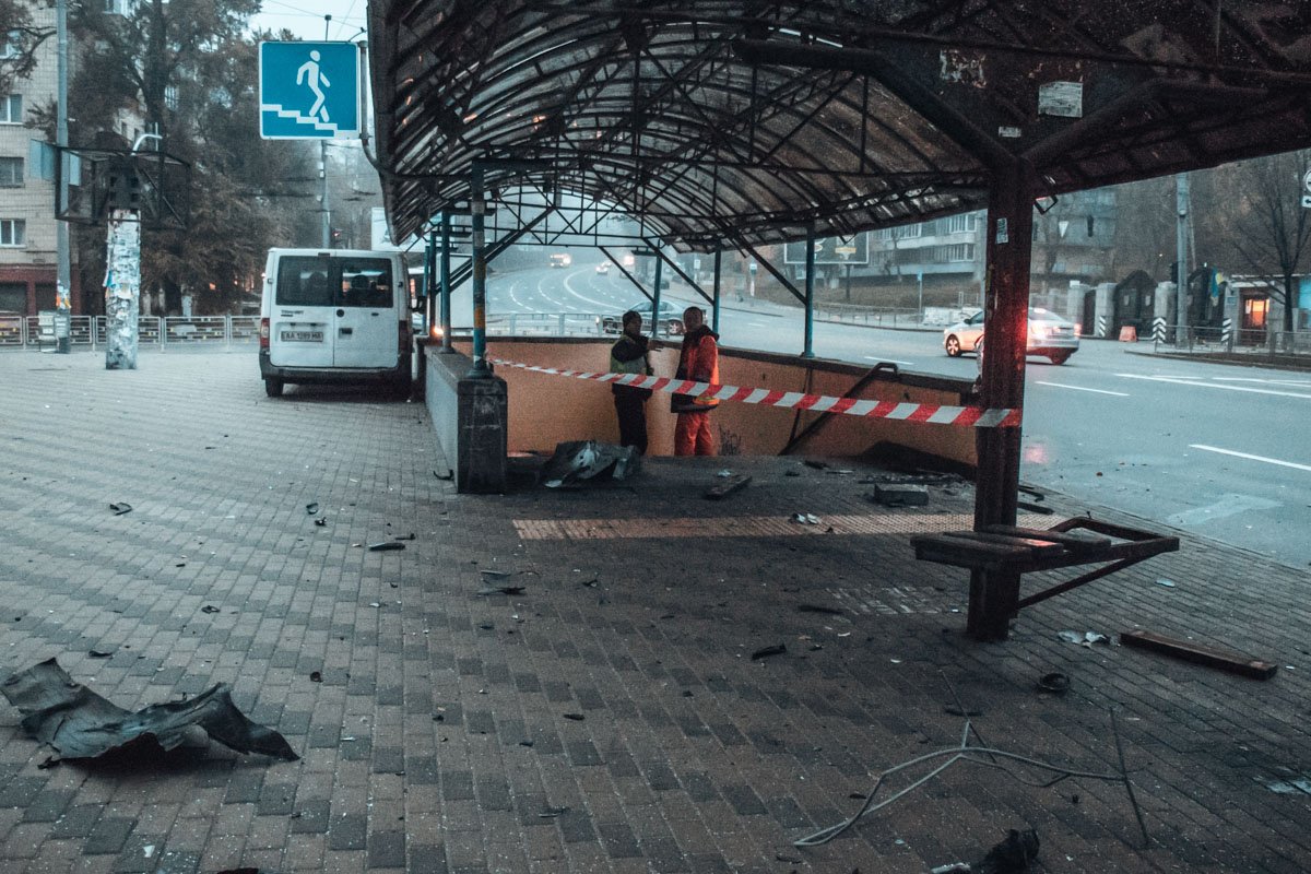 Машина влетела в подземный переход Машина влетела в подземный переход