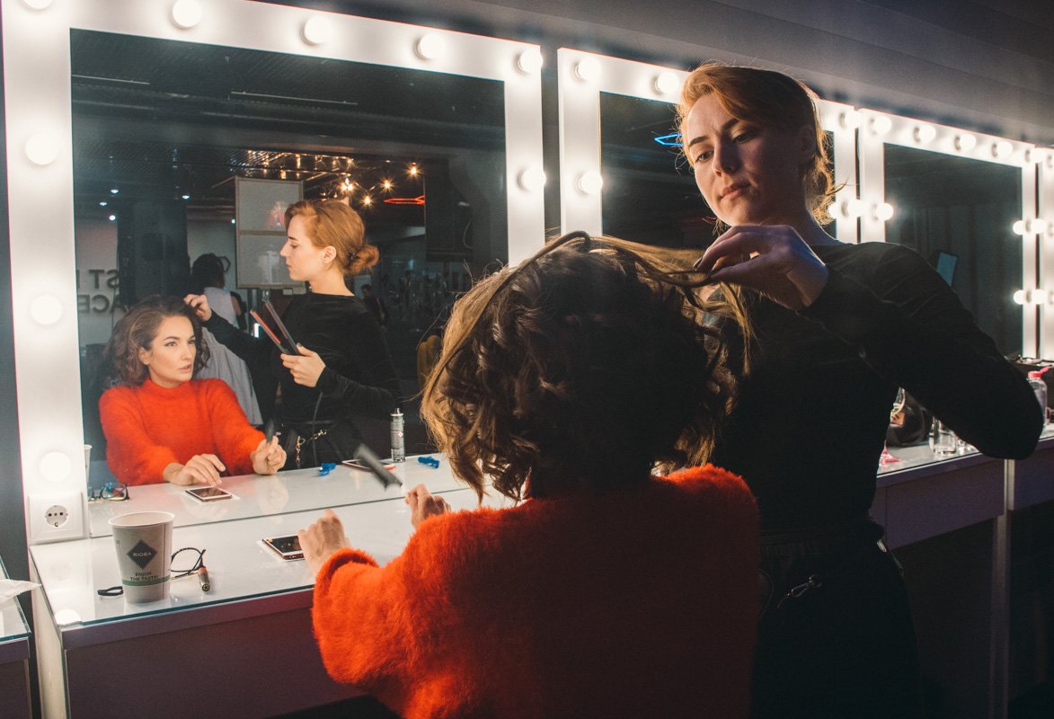 Моделей для него готовили прямо на месте, на глазах у публики