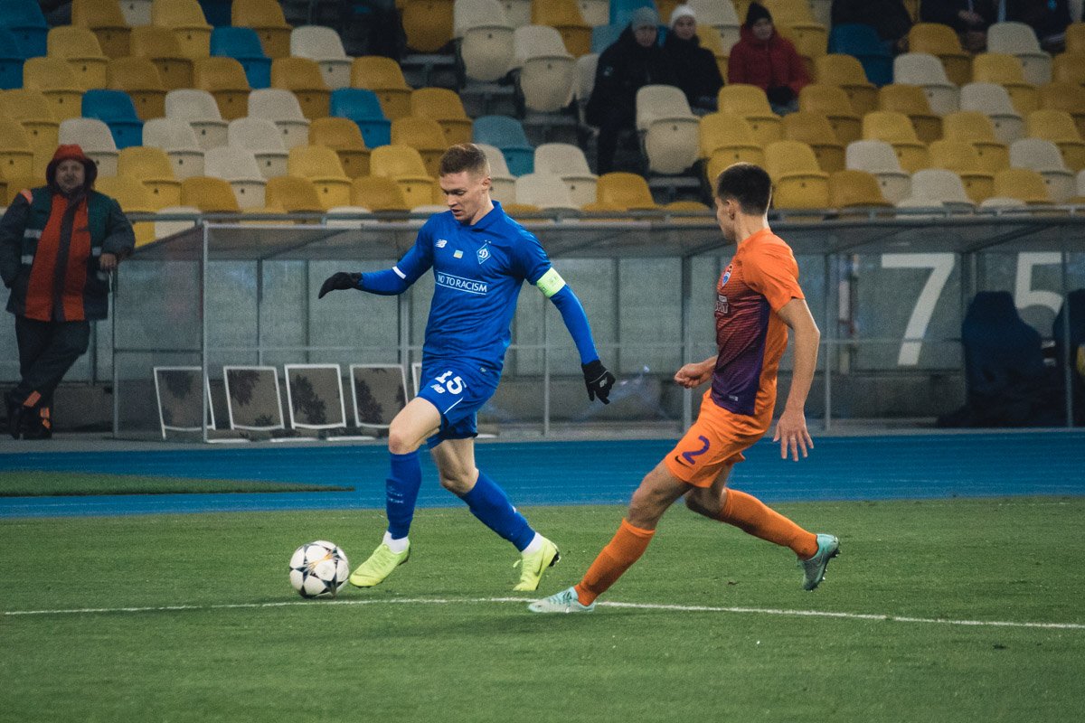 Однако во второй половине встречи киевляне полностью доминировали Однако во второй половине встречи киевляне полностью доминировали