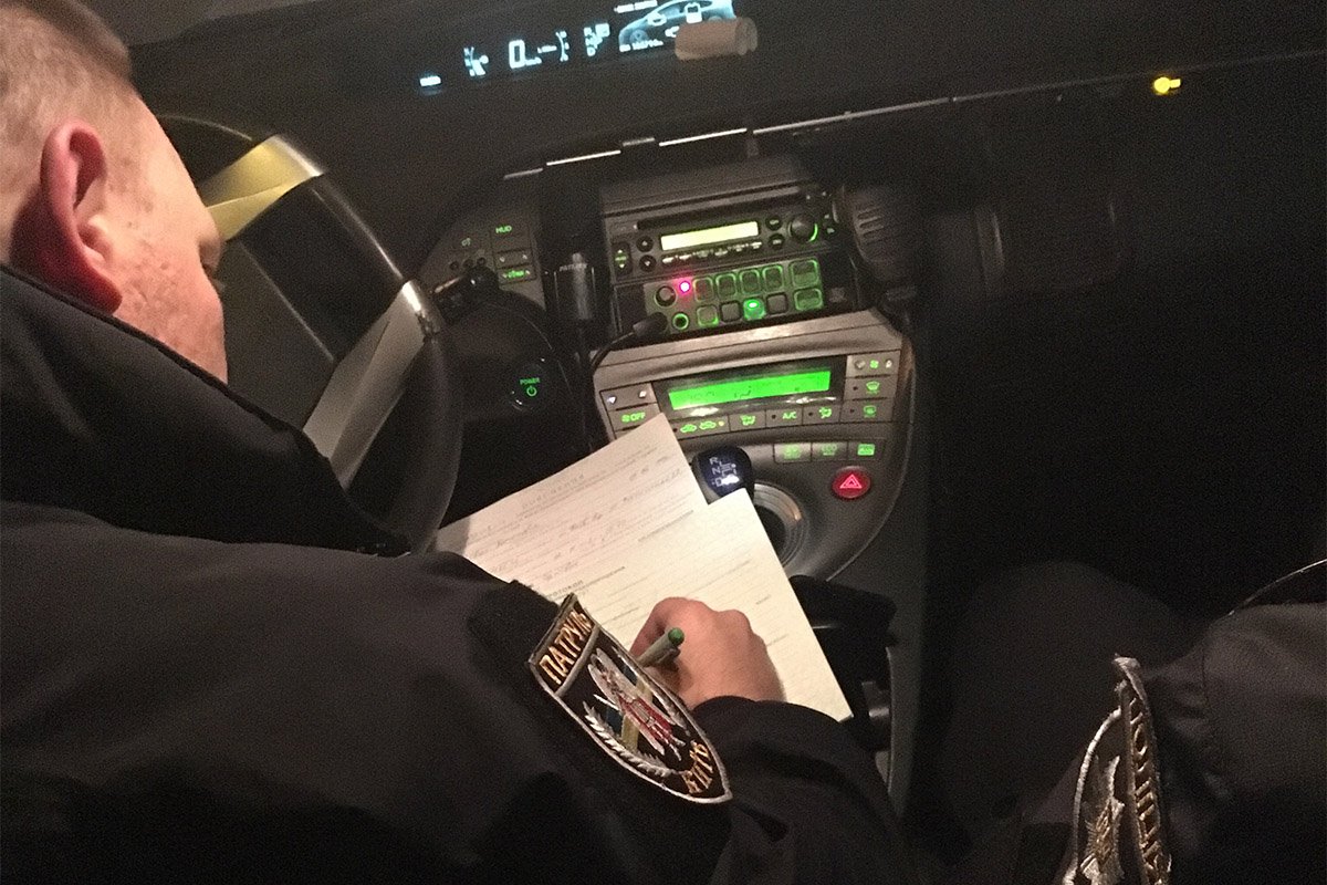 У нее не оказалось при себе водительского удостоверения и других документов