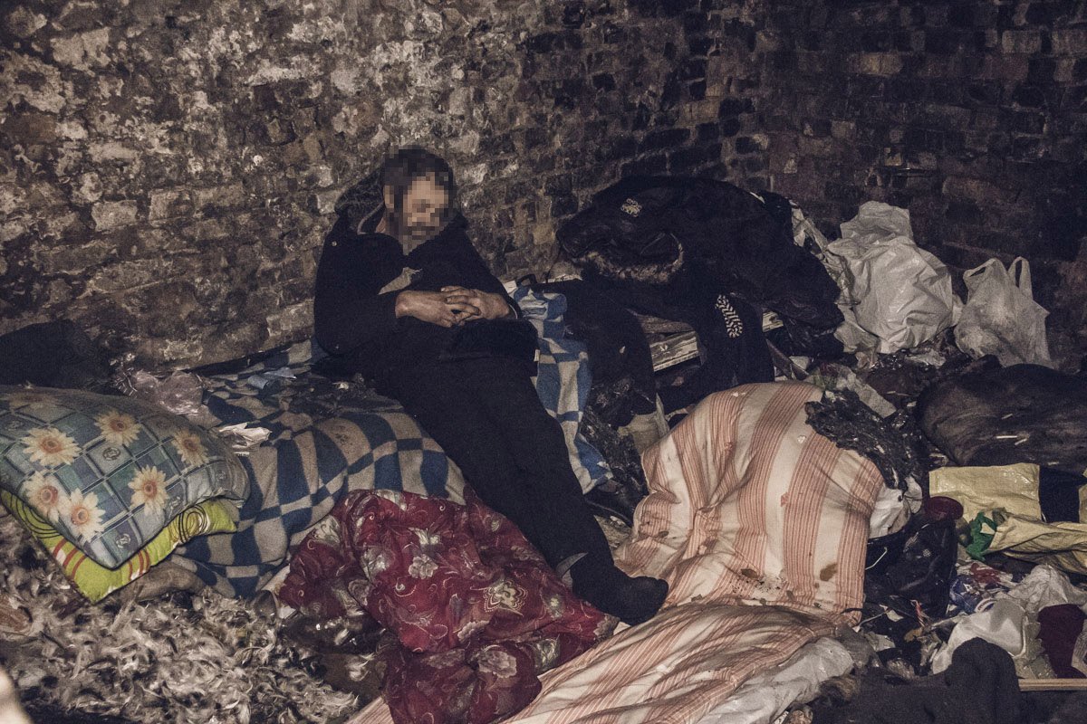 По словам оперативной группы, следов насилия на теле не обнаружено