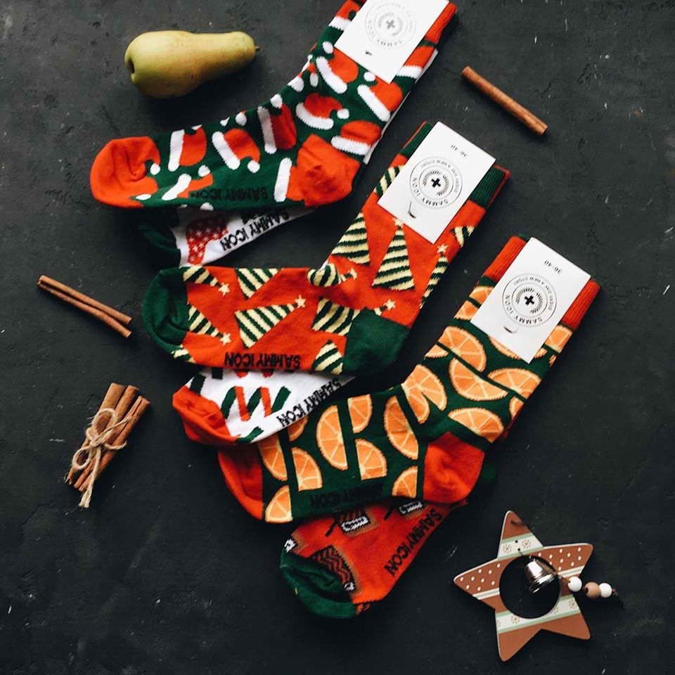 Во-первых, носки - это красиво. Еще и тепло