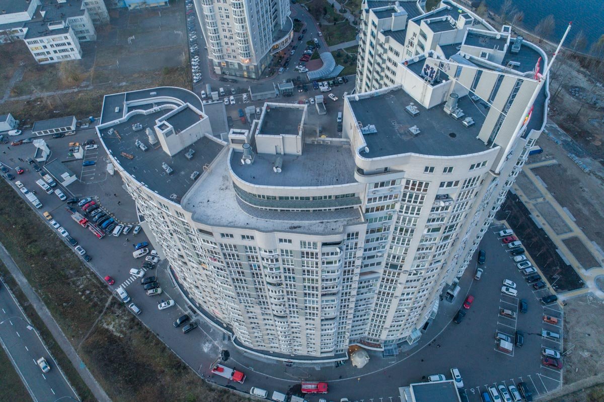 13 ноября на проспекте Героев Сталинграда, 2д произошел масштабный пожар 13 ноября на проспекте Героев Сталинграда, 2д произошел масштабный пожар