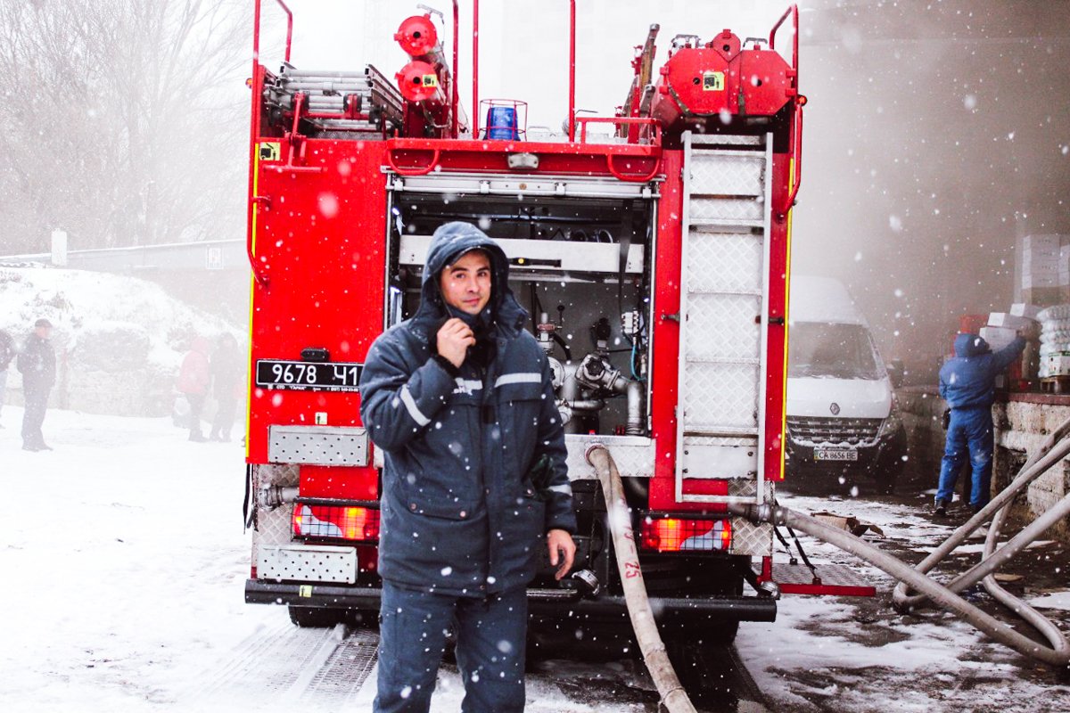Природная стихия мужественным спасателям не помеха!